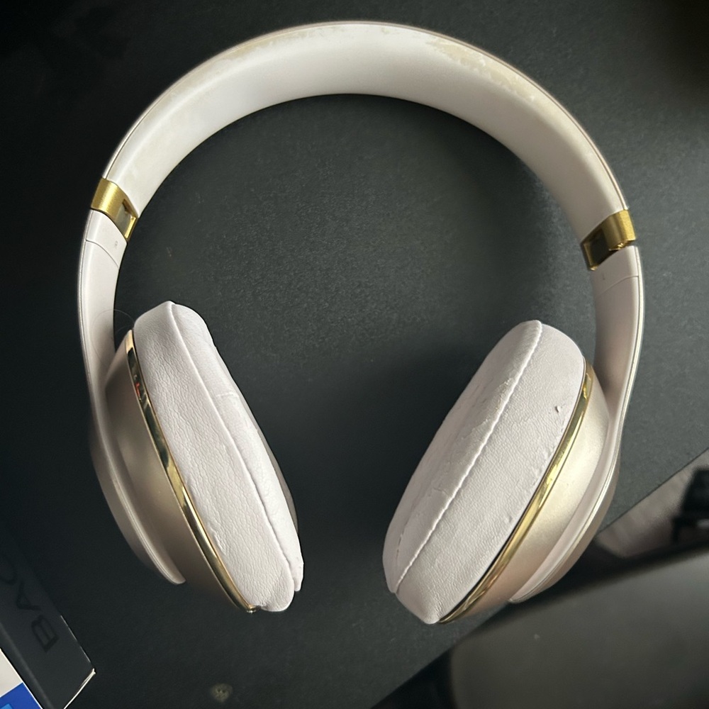 BeatsStudio Wireless Headphones